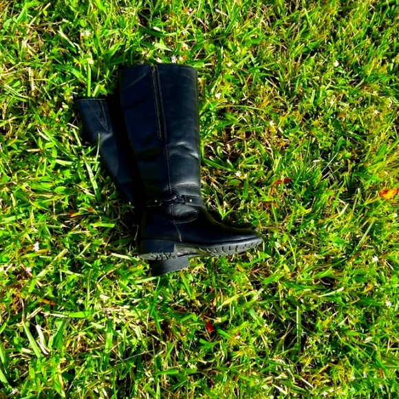 Clark's Leather Boots - Picture 6 of 12